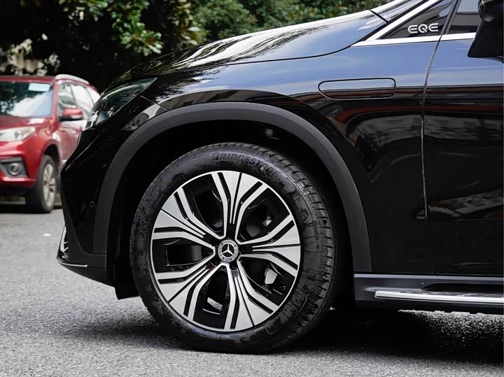 Mercedes-Benz EQE SUV, 2026 — фото 8 из 9