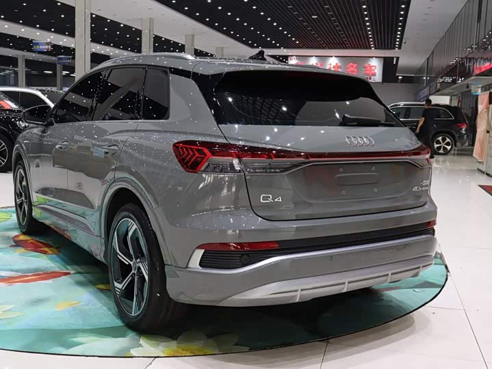 Audi Q4 e-tron, 2024 — фото 4 из 9