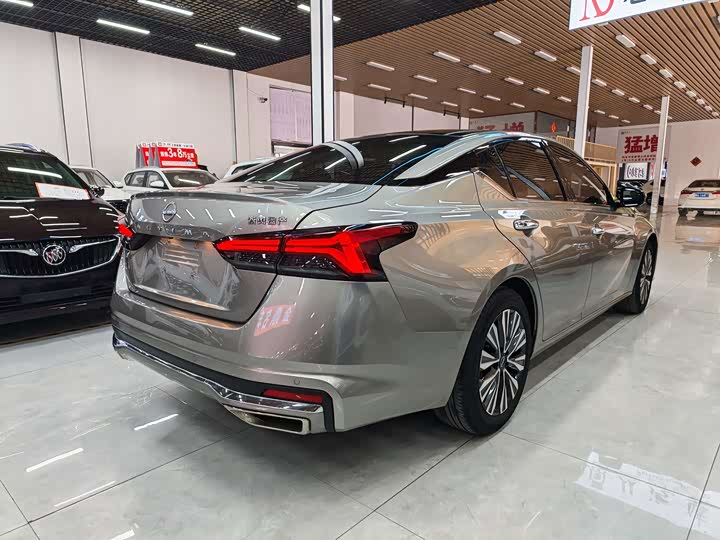 Nissan Teana, 2023 — фото 7 из 9
