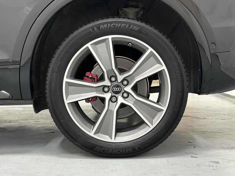 Audi Q5L Sportback, 2023 — фото 11 из 12