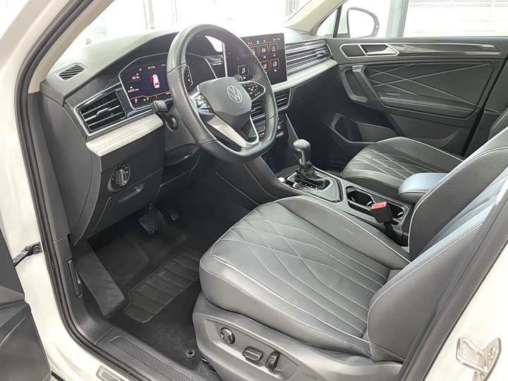 Volkswagen Tiguan L Pro, 2022 — фото 7 из 9