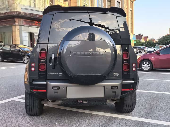 Land Rover Defender, 2022 — фото 3 из 9