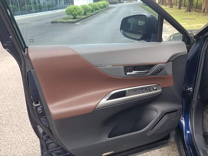 Toyota Harrier, 2022 — фото 7 из 9