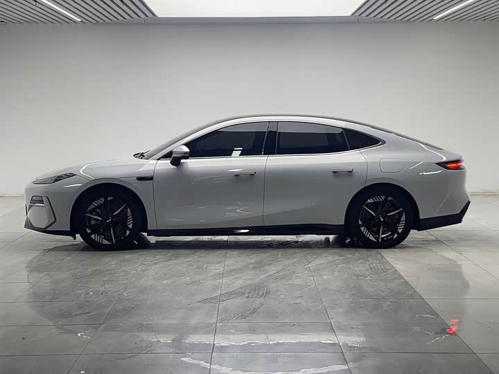 Geely Galaxy E8, 2024 — фото 7 из 9