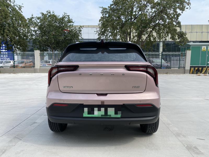 Geely Geometry E Firefly, 2024 — фото 5 из 11