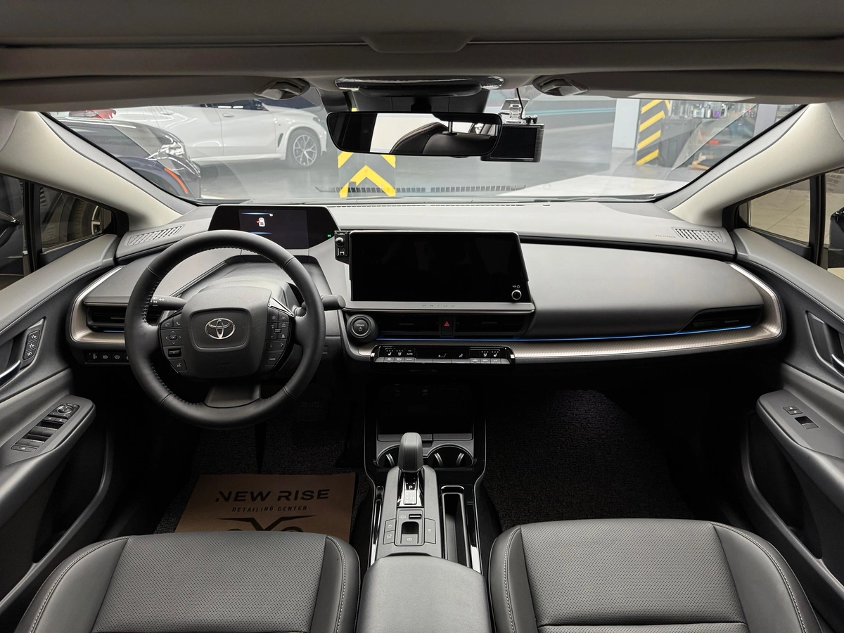 Toyota Prius, 2025 — фото 6 из 10
