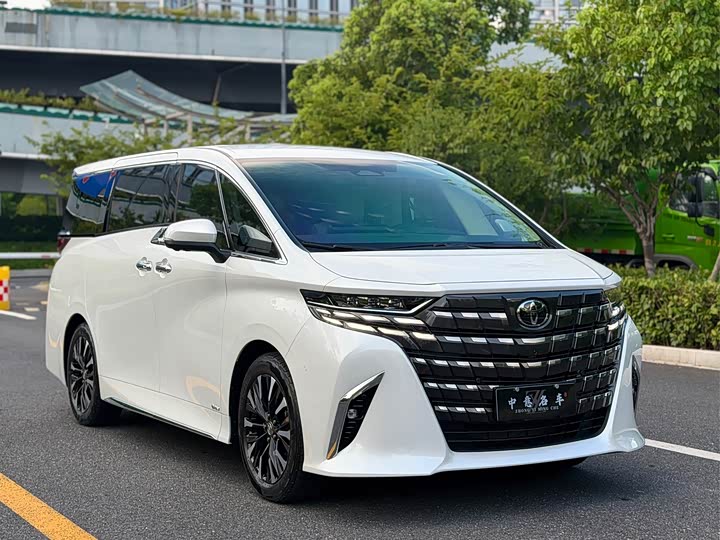 Toyota Alphard, 2023 — фото 3 из 9