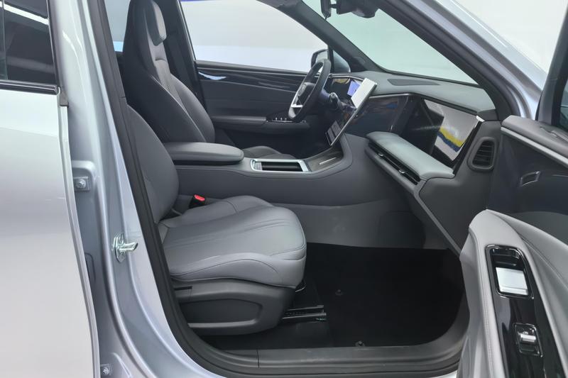 Geely Galaxy L7, 2025 — фото 9 из 12