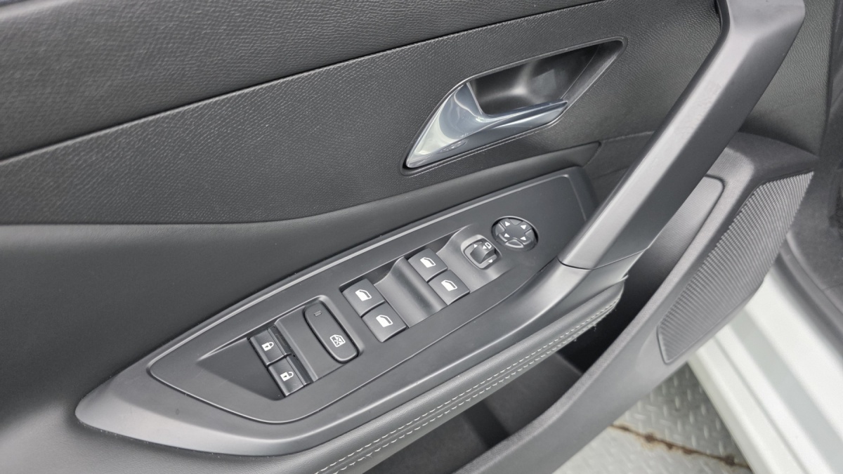 Peugeot 308, 2023 — фото 12 из 12