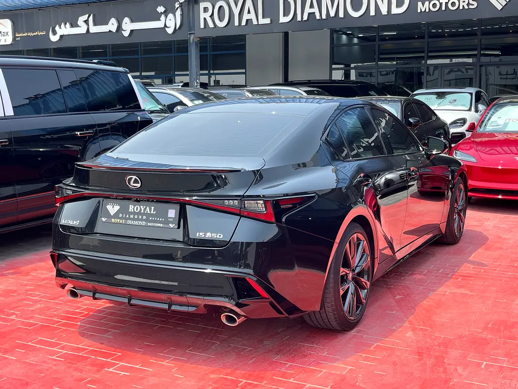 Lexus IS-Series, 2024 — фото 4 из 10