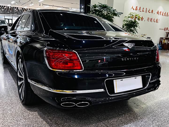 Bentley Flying Spur, 2021 — фото 4 из 9