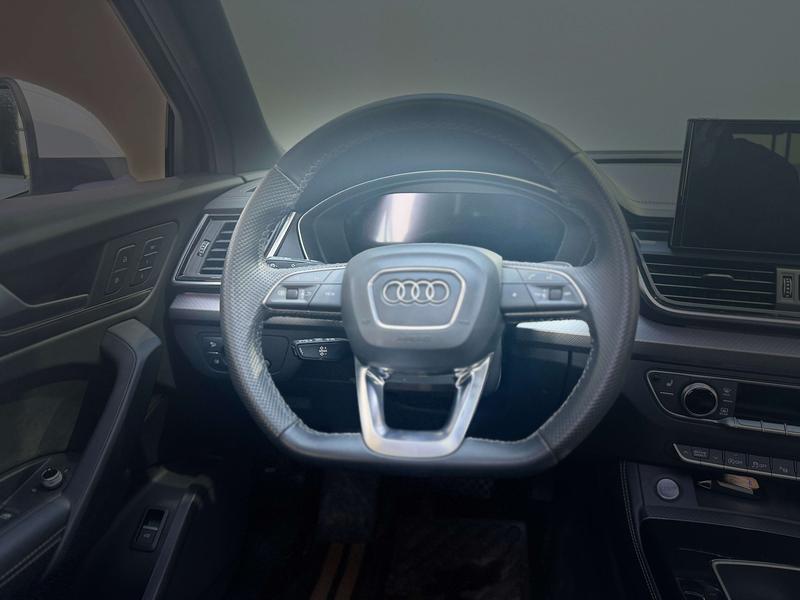 Audi Q5L Sportback, 2023 — фото 7 из 11