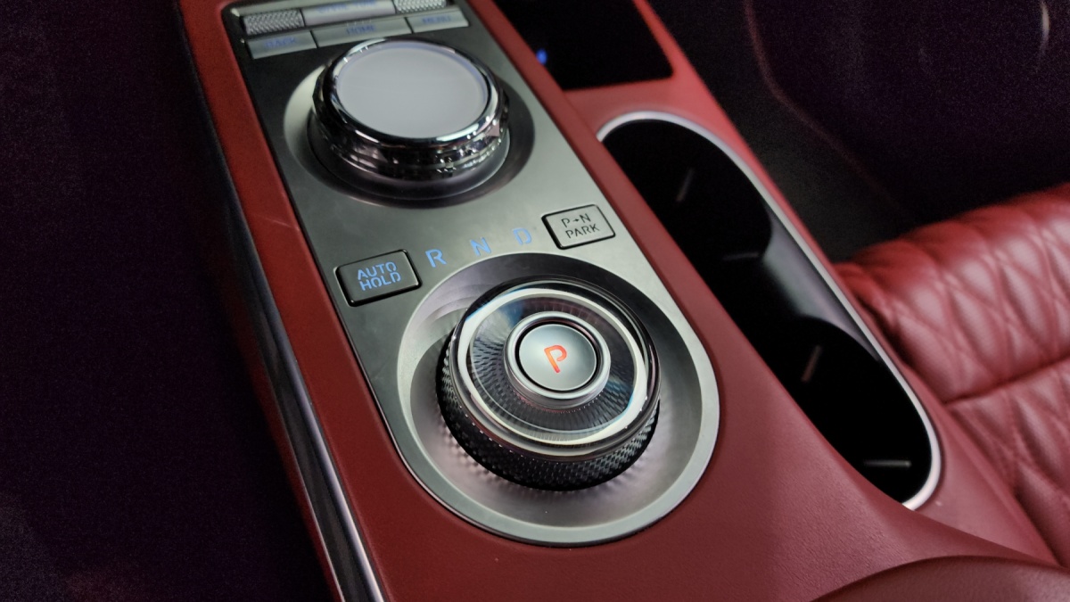 Genesis GV70, 2022 — фото 8 из 12