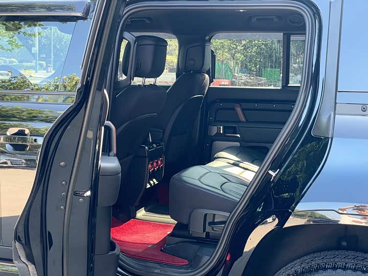 Land Rover Defender, 2023 — фото 6 из 9