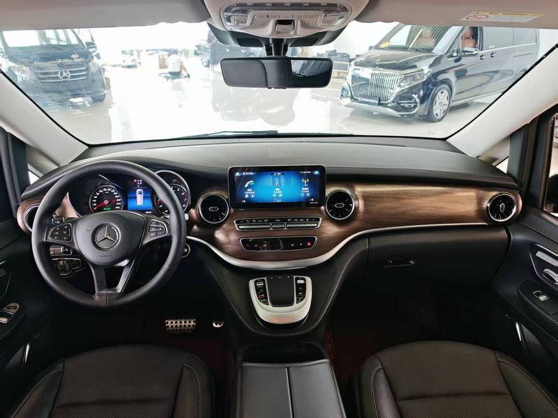 Mercedes-Benz V-Class, 2022 — фото 9 из 12
