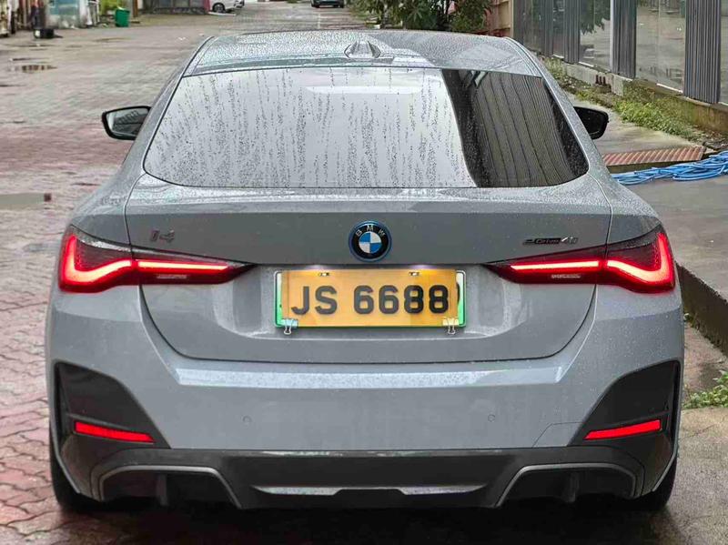 BMW i4, 2023 — фото 5 из 10