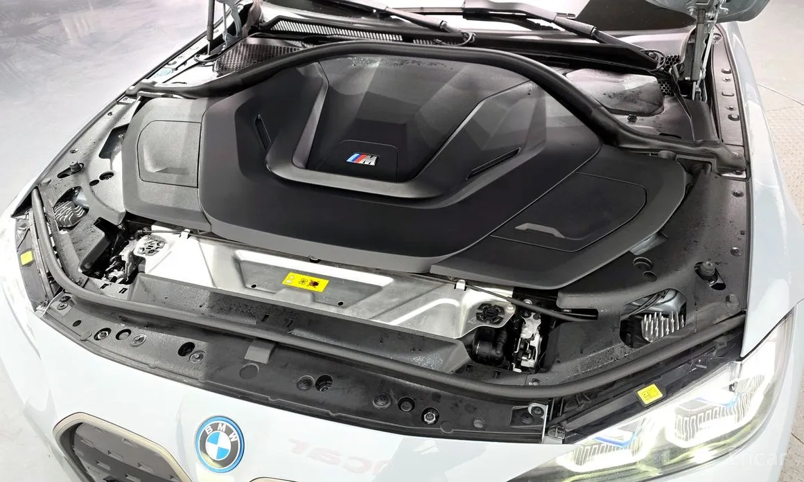 BMW i4, 2022 — фото 6 из 12