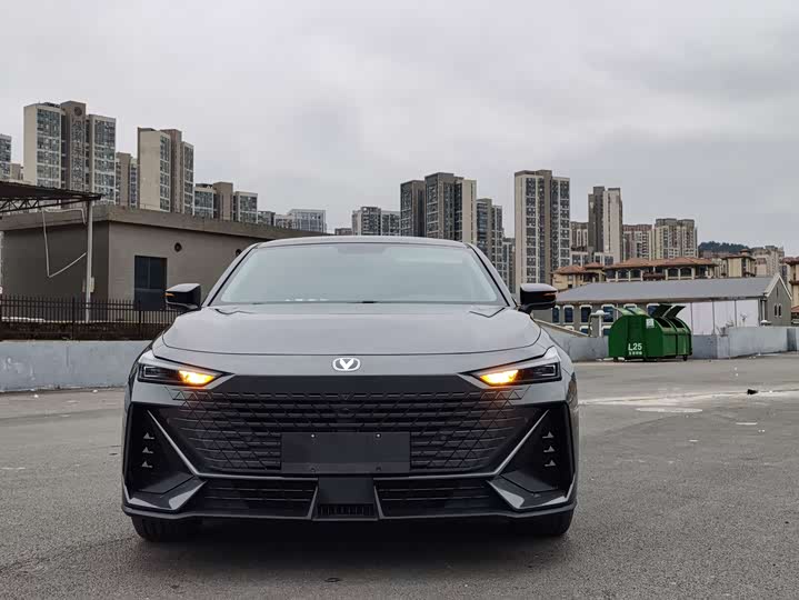 Changan UNI-V Hybrid, 2022 — фото 2 из 9