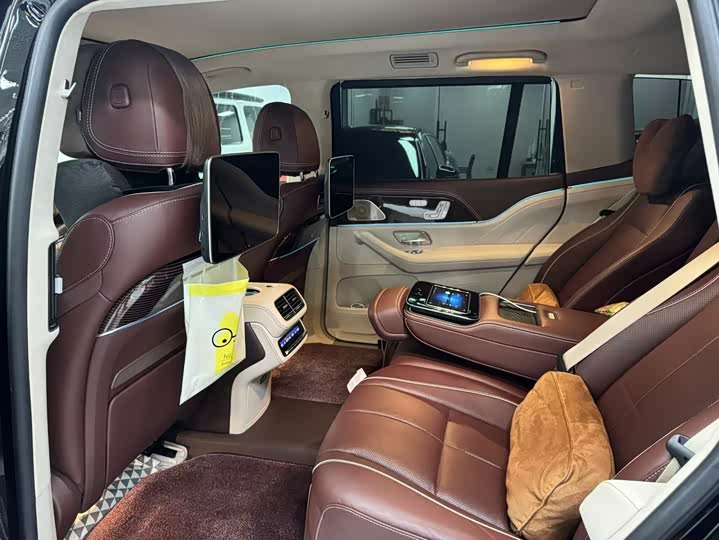 Mercedes-Benz Maybach GLS, 2022 — фото 6 из 9