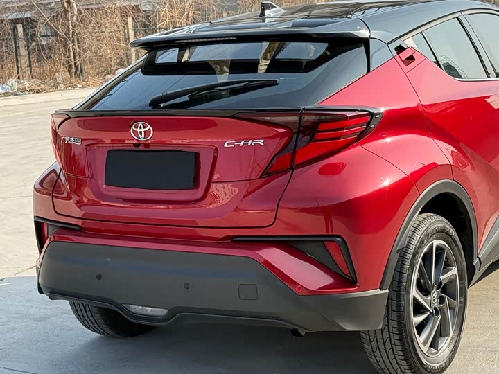 Toyota C-HR, 2022 — фото 8 из 9