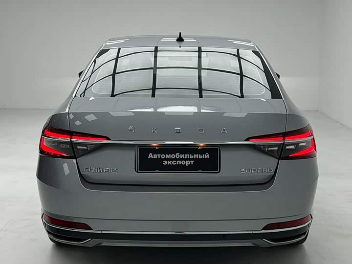 Skoda Superb, 2023 — фото 8 из 9