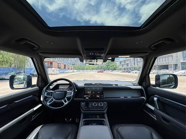 Land Rover Defender, 2023 — фото 4 из 9