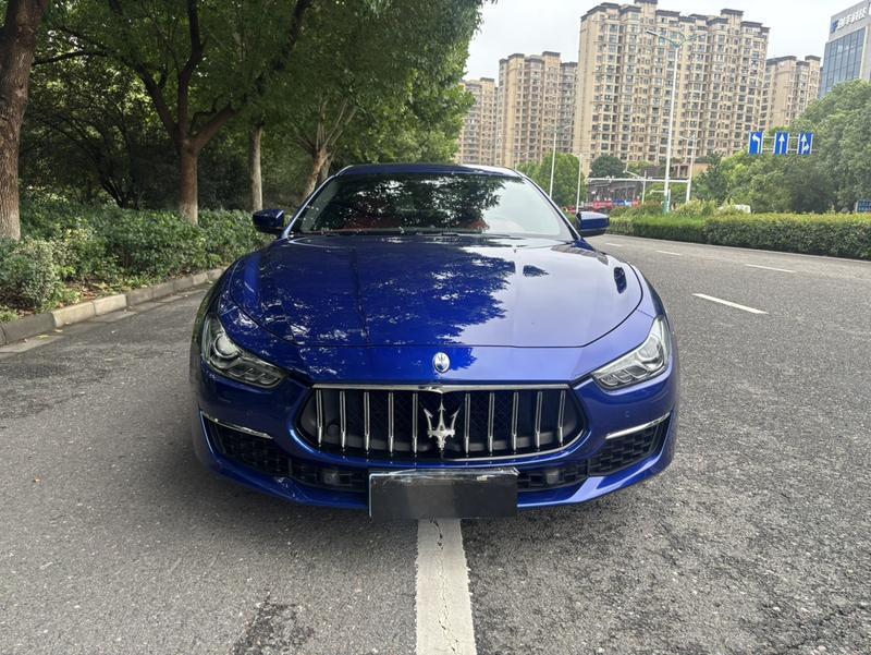 Maserati Ghibli, 2021 — фото 2 из 12