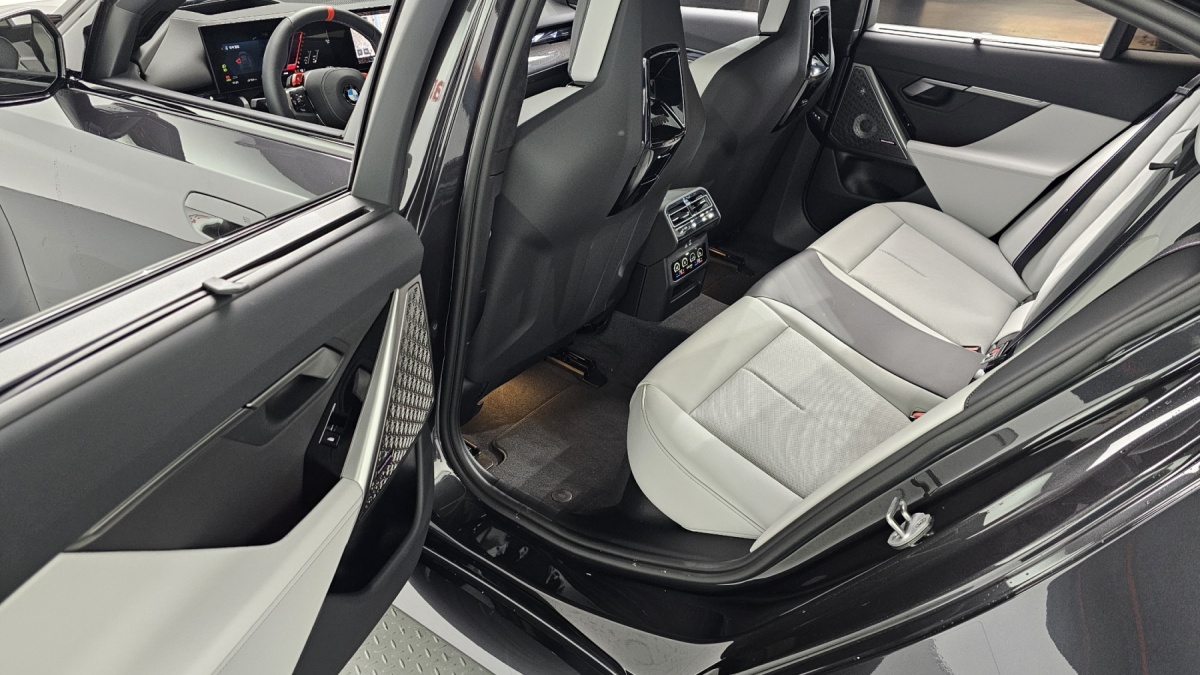 BMW M5, 2025 — фото 11 из 12