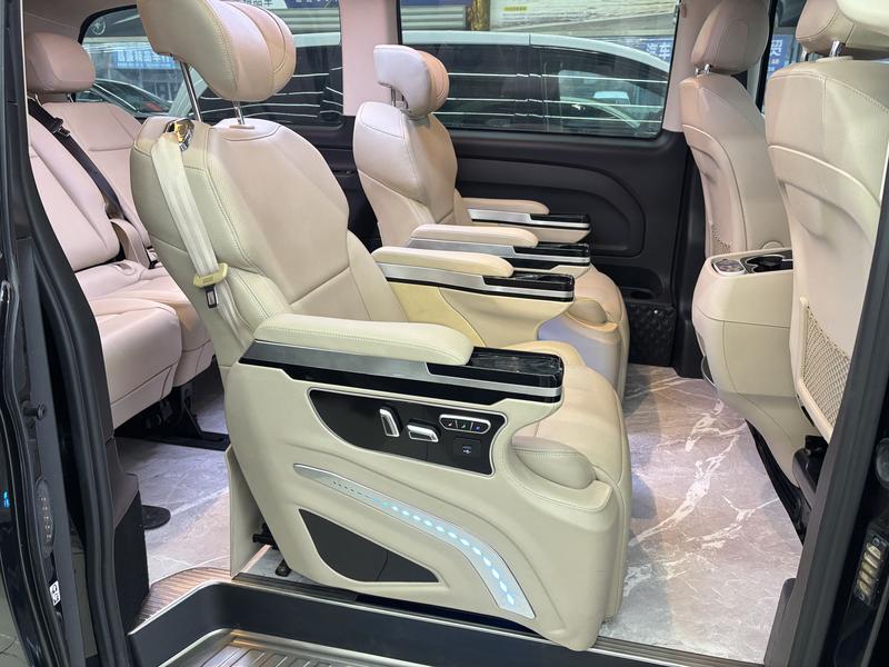 Mercedes-Benz V-Class, 2022 — фото 10 из 12