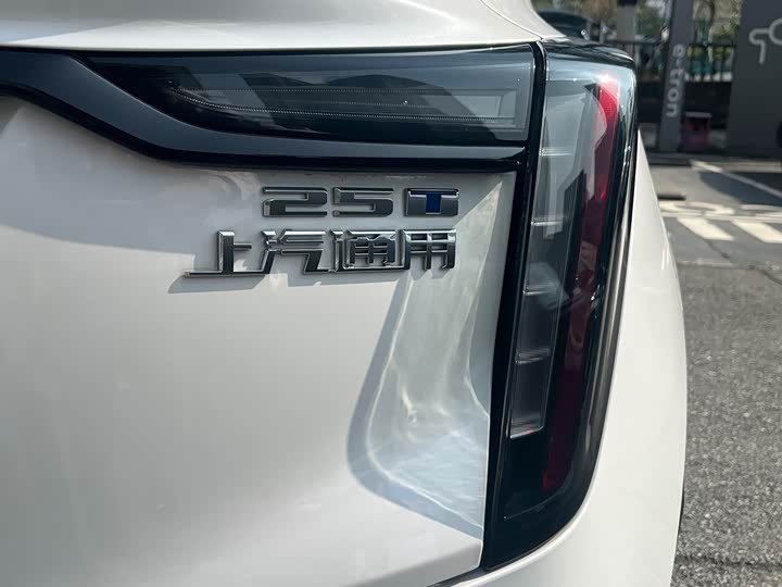 Cadillac GT4, 2025 — фото 9 из 9