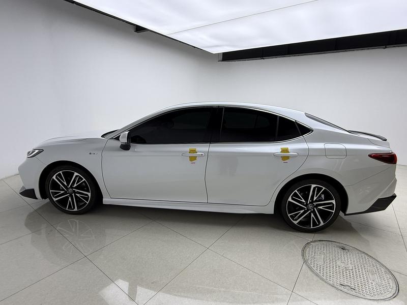 Toyota Camry, 2025 — фото 4 из 12