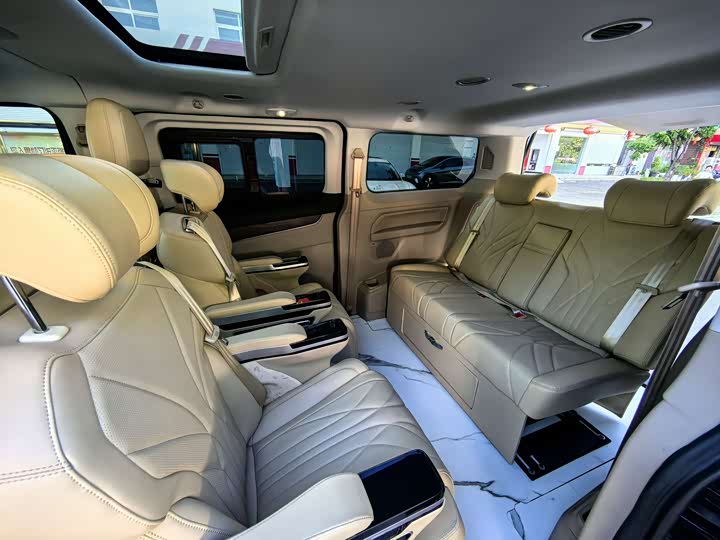 Ford Tourneo, 2023 — фото 11 из 12