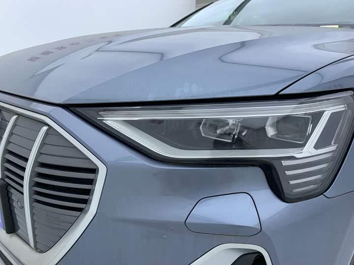 Audi e-tron, 2025 — фото 8 из 9