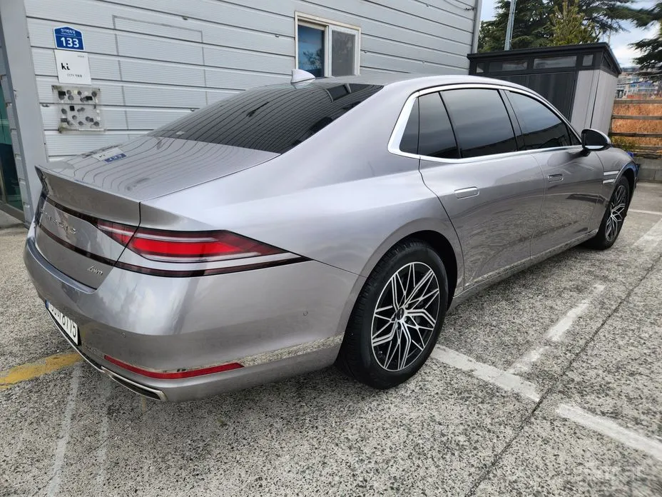 Genesis G90, 2022 — фото 2 из 12