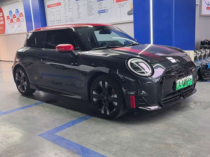Mini Cooper JCW, 2025 — фото 3 из 3
