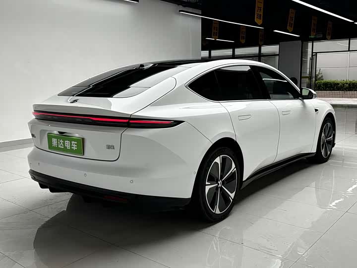 Nio ET5, 2025 — фото 4 из 9