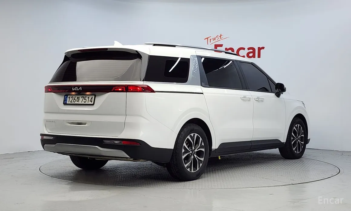 Kia Carnival, 2022 — фото 2 из 12