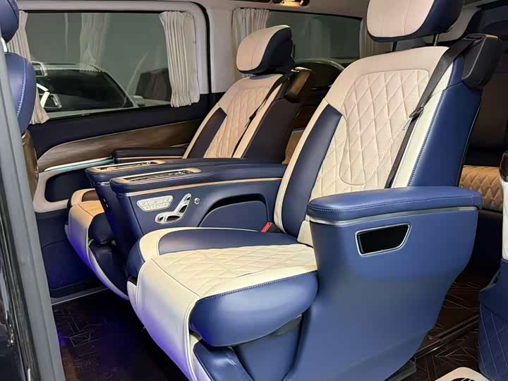 Mercedes-Benz V-Class, 2022 — фото 6 из 9