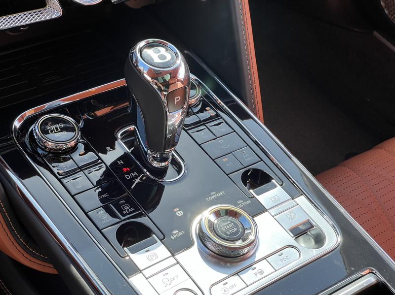 Bentley Flying Spur, 2021 — фото 8 из 12