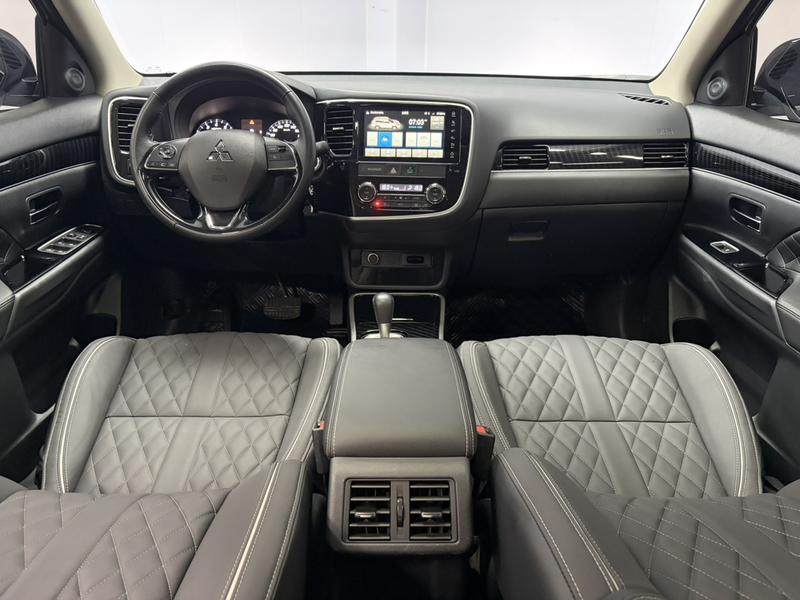 Mitsubishi Outlander, 2022 — фото 7 из 12