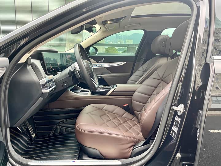 BMW 7 Series, 2022 — фото 7 из 9