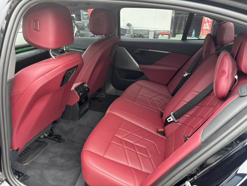 BMW i5, 2023 — фото 11 из 12