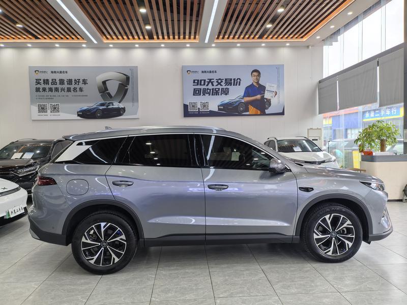 BYD Song Pro Hybrid, 2025 — фото 7 из 12
