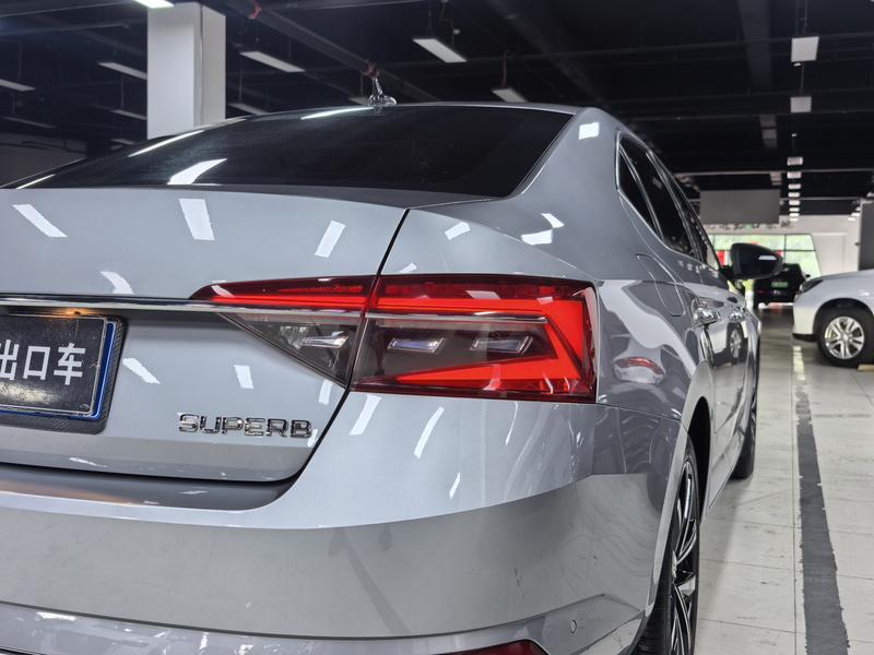 Skoda Superb, 2023 — фото 9 из 12