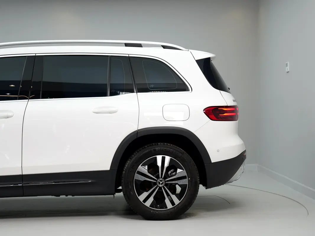Mercedes-Benz GLB-Class, 2023 — фото 4 из 10