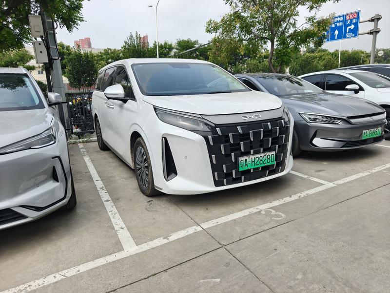 BYD M9, 2025 — фото 3 из 12