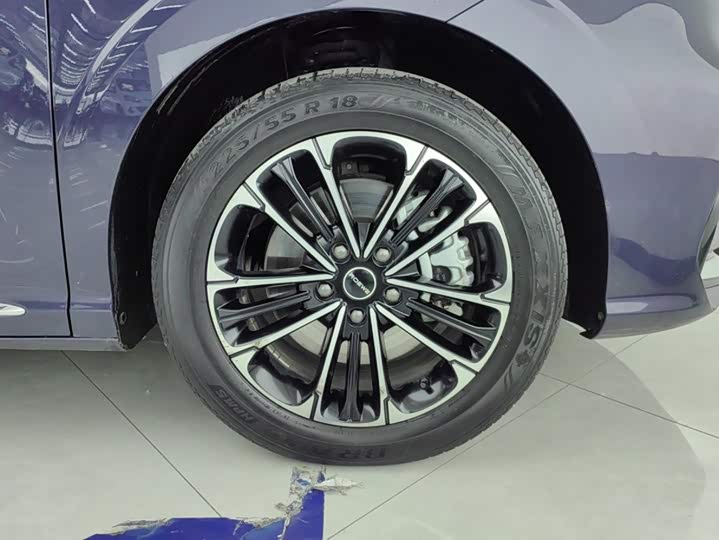 Roewe iMax 8, 2022 — фото 6 из 9