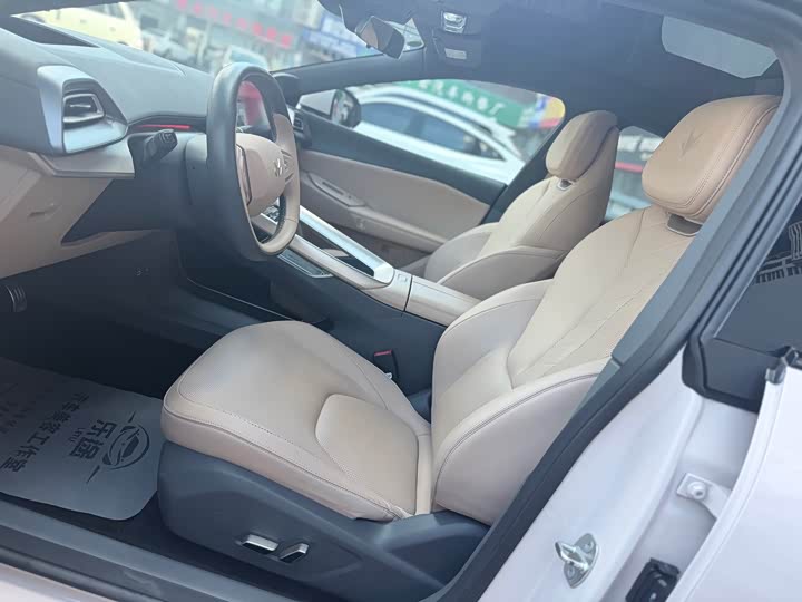 BAIC Arcfox Alpha S5, 2024 — фото 7 из 9