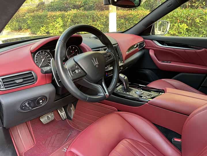 Maserati Levante, 2021 — фото 6 из 9