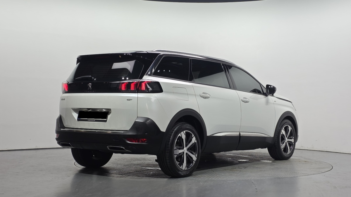 Peugeot 5008, 2022 — фото 2 из 12